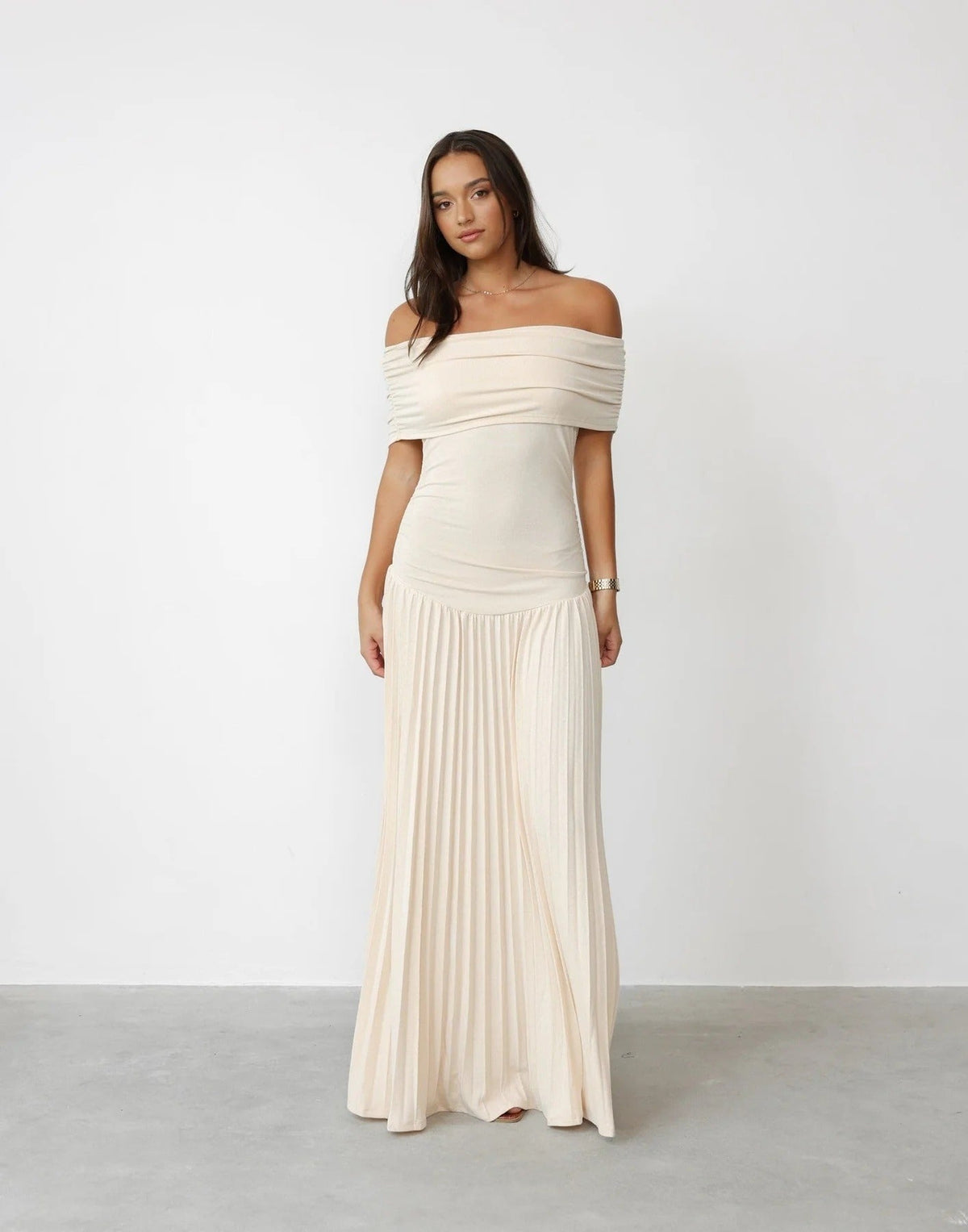 Women's Maxi Dress Off-Shoulder Pleated – Flowing and Versatile Fit