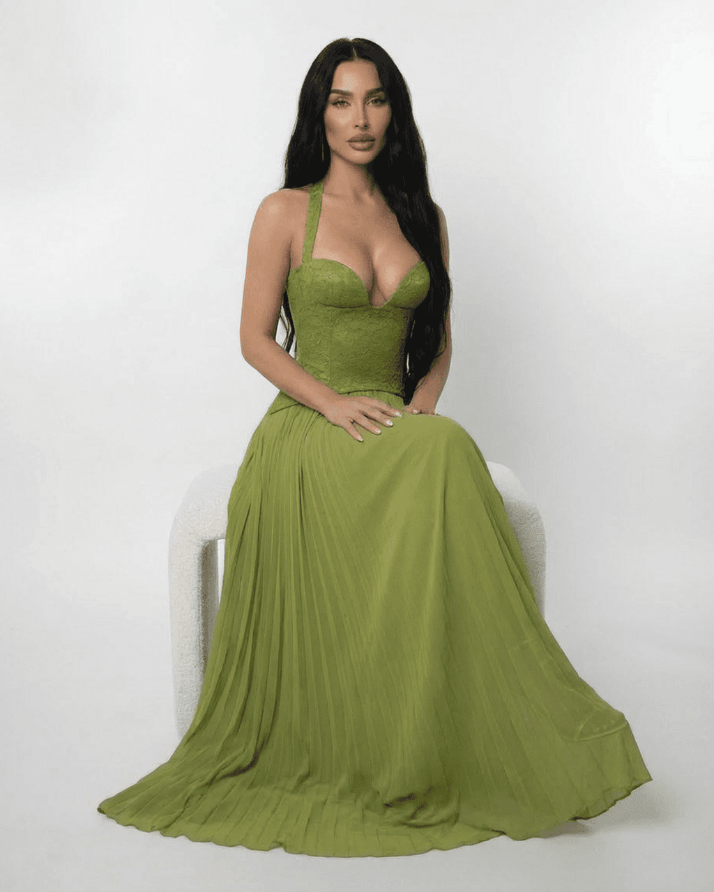 Women's Long Dress with Halter Neck – Lace-Up Corset Back & Pleated Skirt